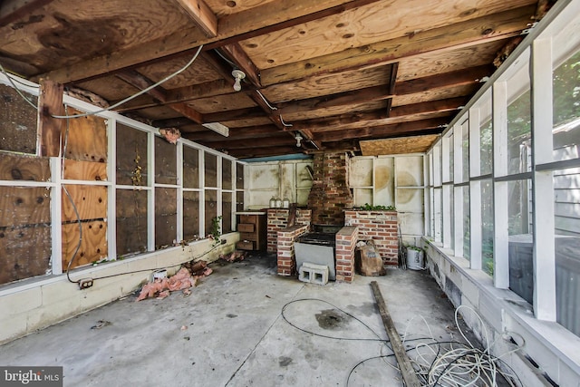 view of unfurnished sunroom