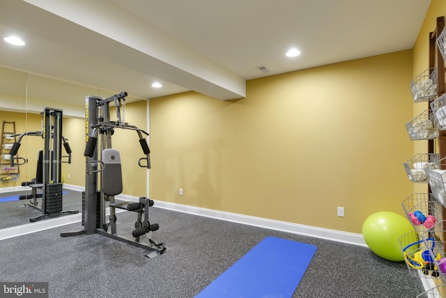 workout room with carpet floors