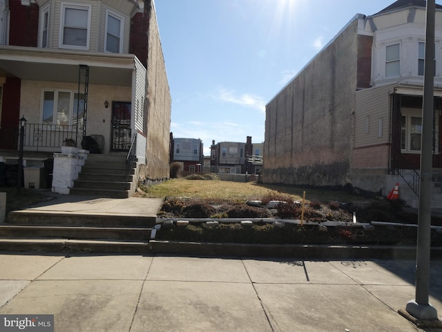 Listing photo 2 for 531 S Redfield St, Philadelphia PA 19143