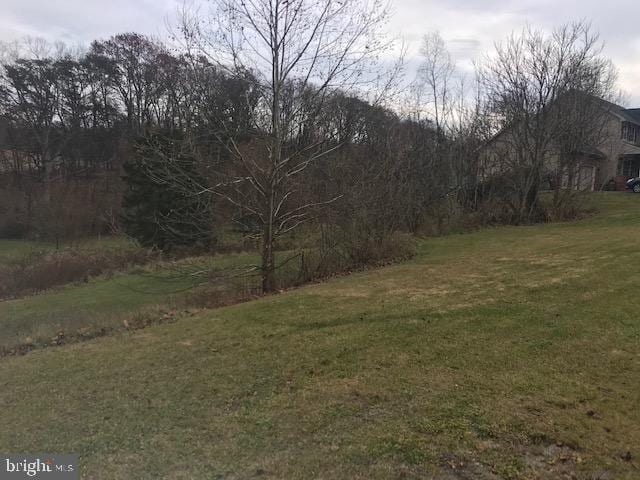 Fern Ln, Chambersburg, PA 17202