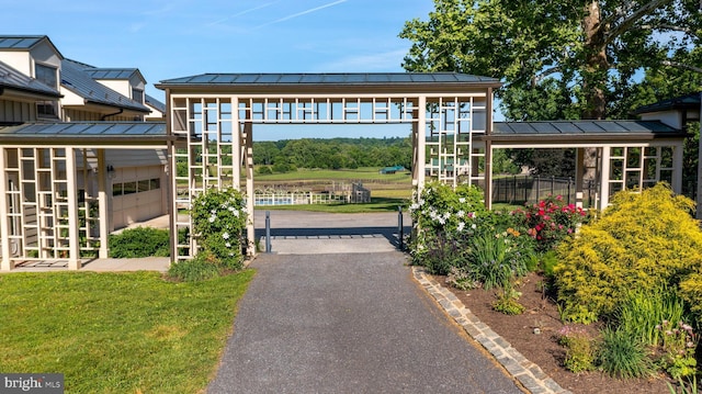 exterior space featuring a lawn