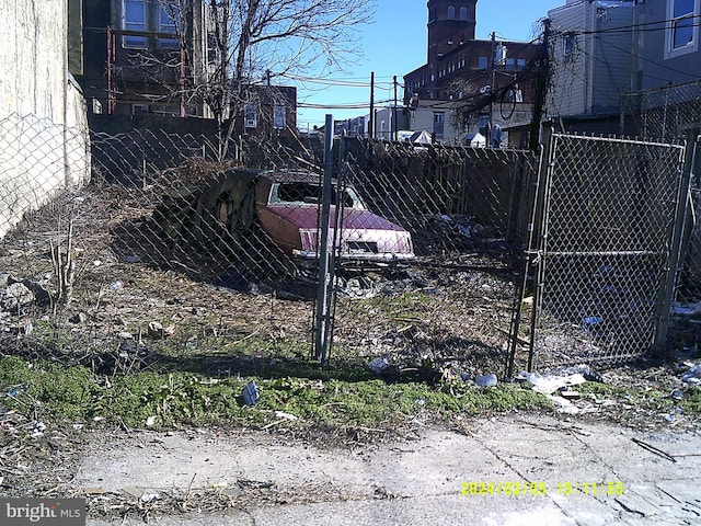 Listing photo 2 for 3309 N American St, Philadelphia PA 19140