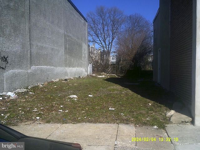 Listing photo 2 for 2047 E Chelten Ave, Philadelphia PA 19138