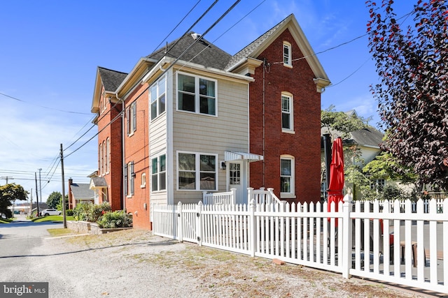 view of front of property