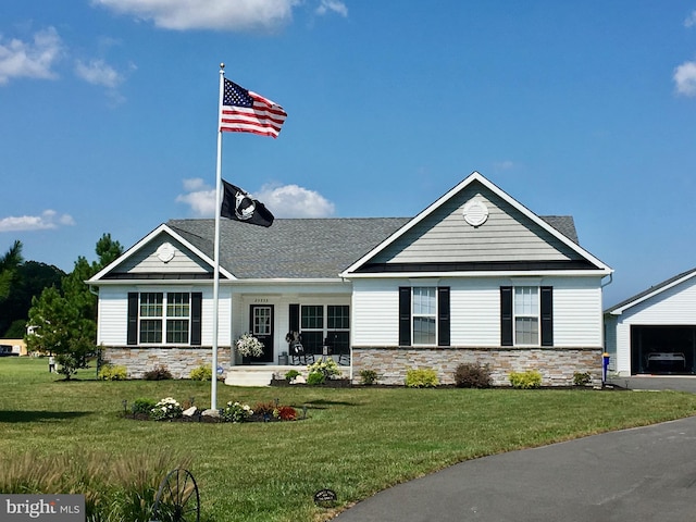 view of front facade with a front lawn