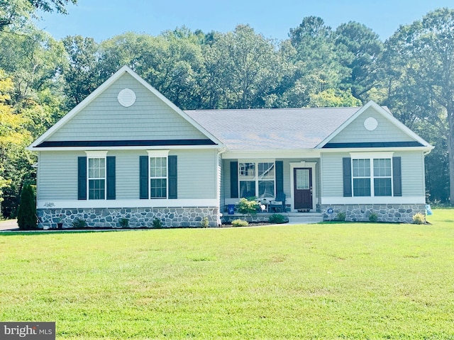 view of front of house featuring a front yard