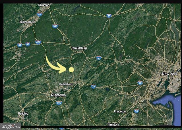 6664 Sullivan Trl, Wind Gap, PA 18091