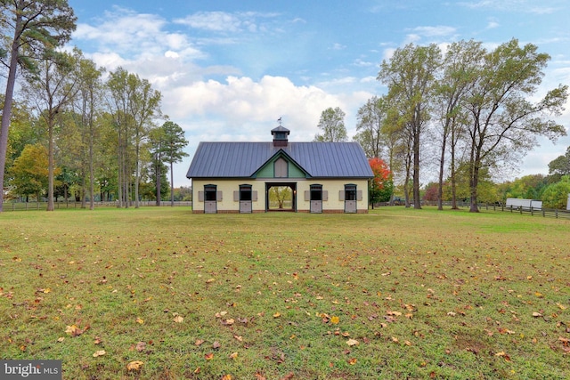 view of front of house with a front yard