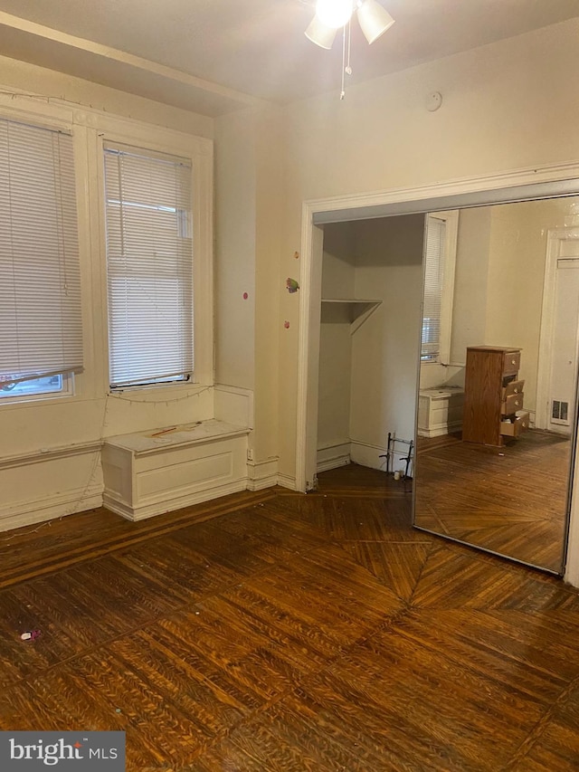 empty room with ceiling fan