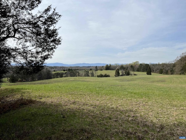 view of yard featuring a rural view