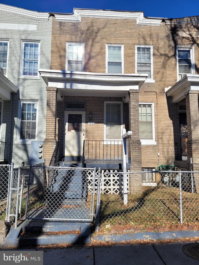 1646 Gales St NE, Washington DC, 20002, 3 bedrooms, 1.5 baths townhouse for sale