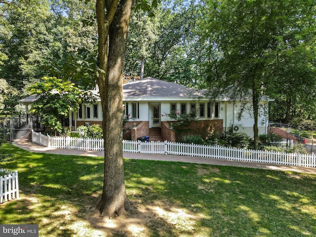 view of front of house with a front yard