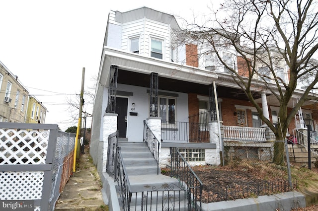 view of front of home featuring a porch