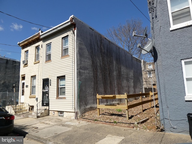 Listing photo 3 for 3811 Melon St, Philadelphia PA 19104