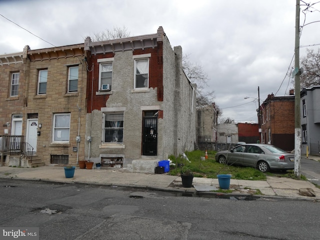 Listing photo 3 for 2239 N 26th St, Philadelphia PA 19132