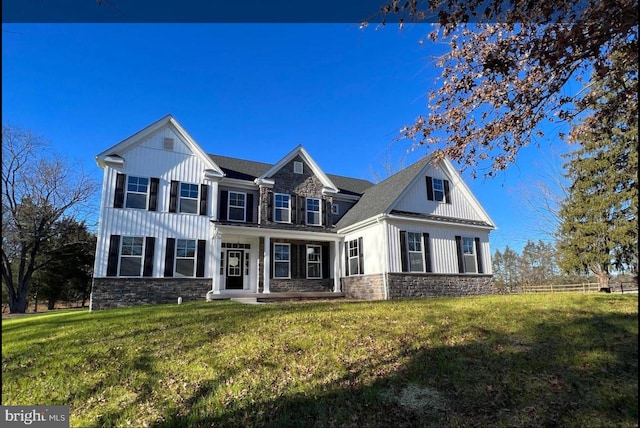 view of front of property with a front yard