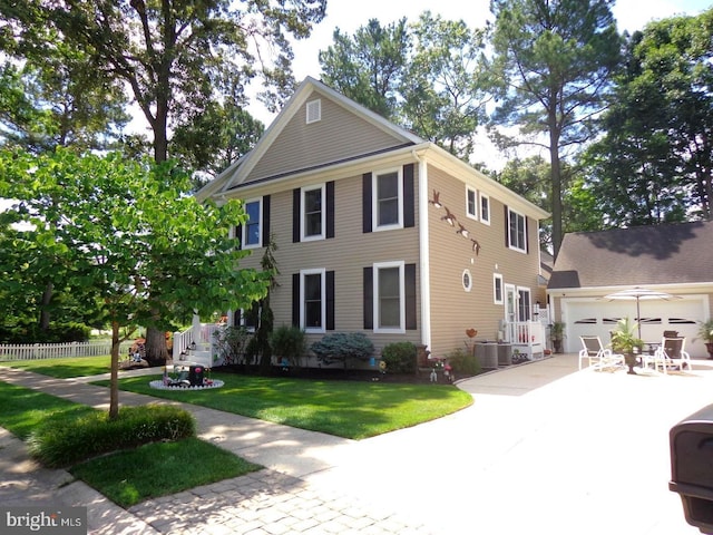 view of front facade with a front lawn