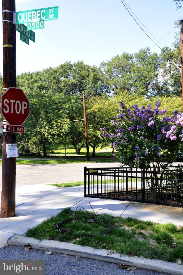 view of home's community