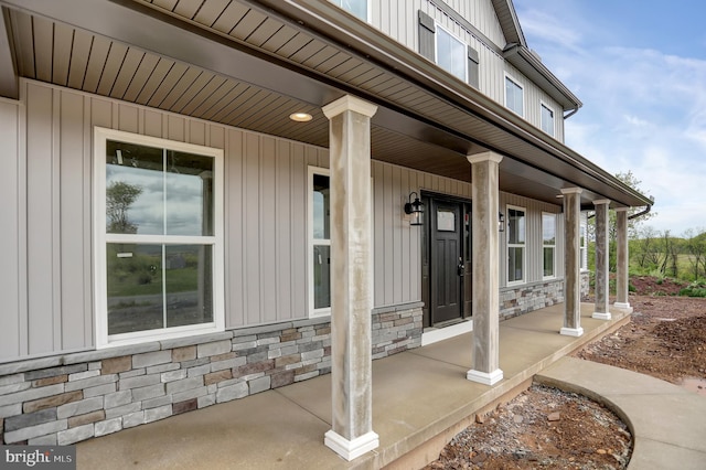 view of patio featuring covered porch