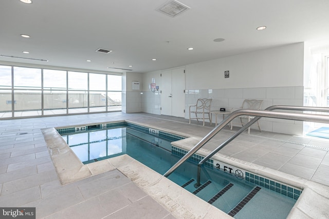 view of swimming pool featuring a pool