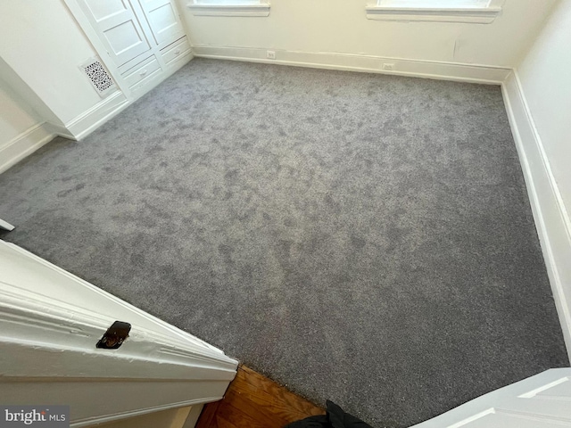 room details with light colored carpet