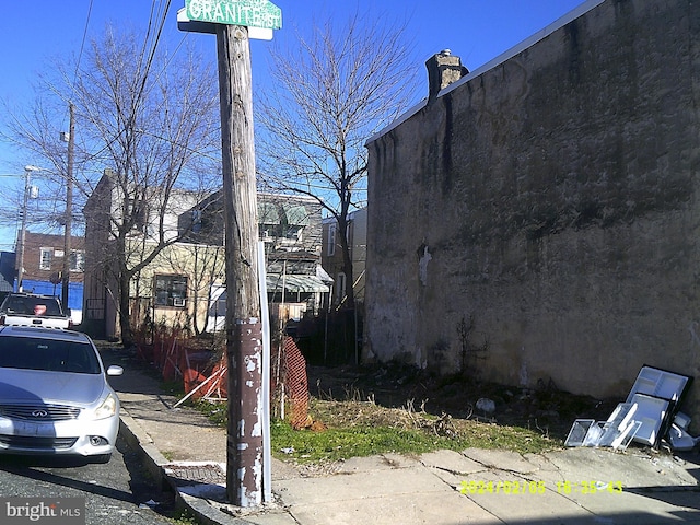 Listing photo 2 for 2015 Granite St, Philadelphia PA 19124