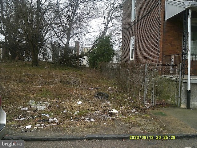 Listing photo 2 for 6075 N Norwood St, Philadelphia PA 19138