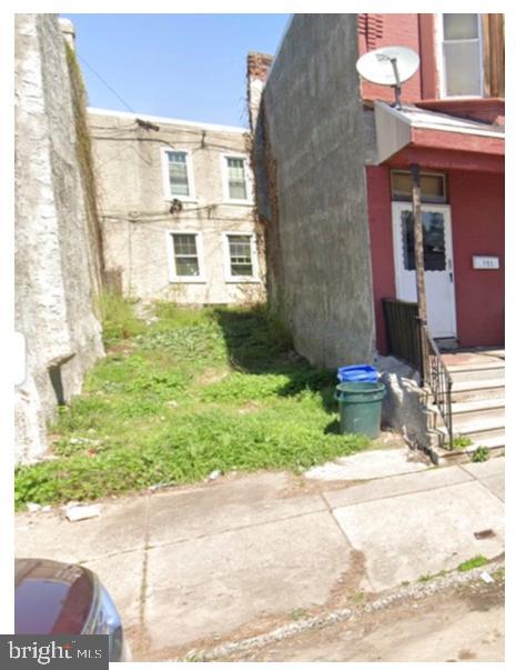 Listing photo 3 for 2123 W Somerset St, Philadelphia PA 19132