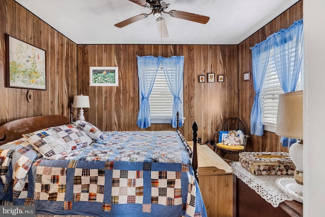 bedroom with ceiling fan