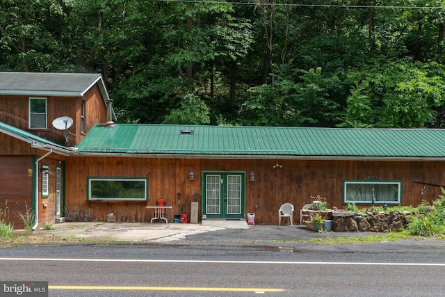 view of front of house