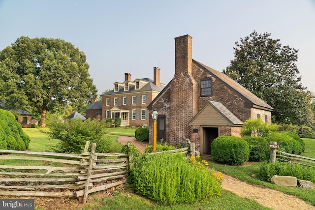 view of front of property