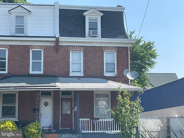 view of front facade with covered porch