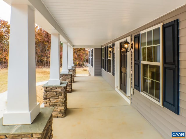 view of patio / terrace with covered porch