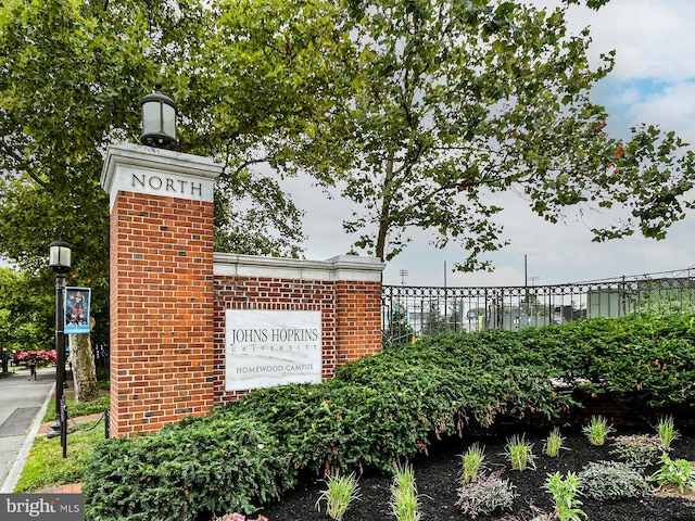 view of community / neighborhood sign