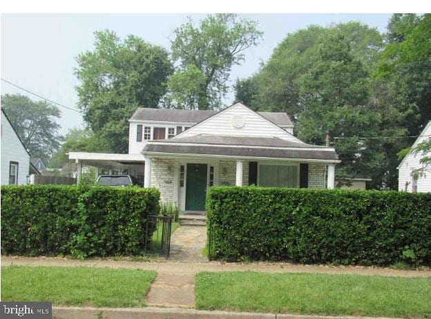 view of front of property with a porch