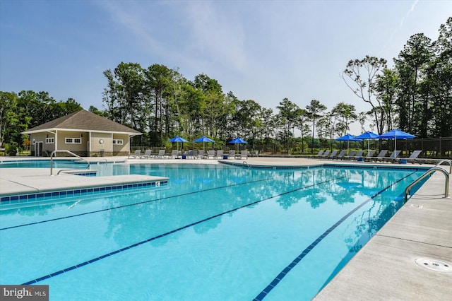 view of swimming pool