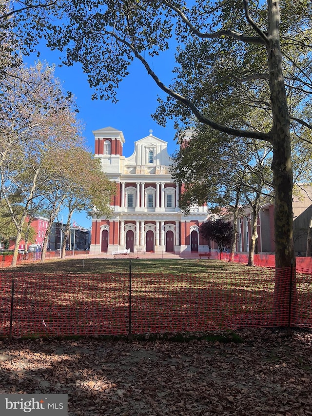 view of front of house