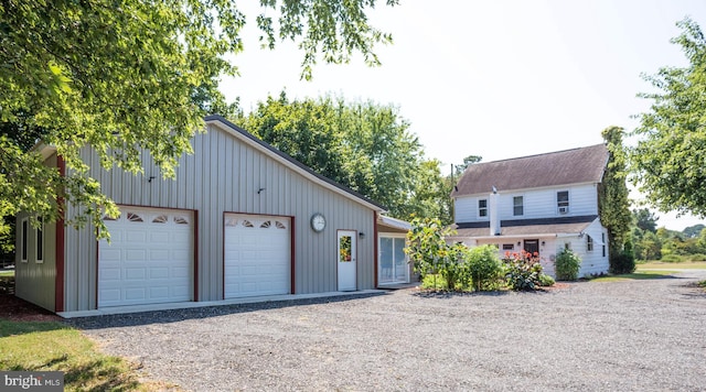 view of front facade featuring a garage