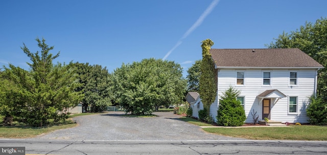 view of front of property