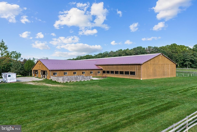 view of front facade featuring a front lawn