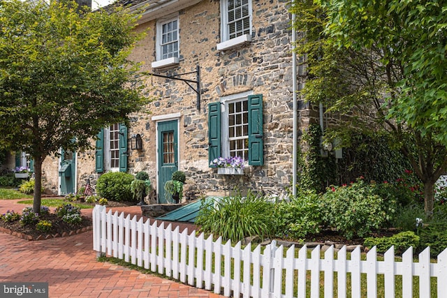 view of colonial inspired home