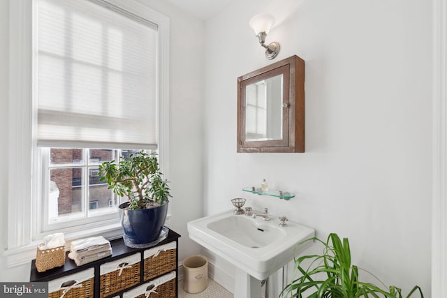 bathroom featuring sink