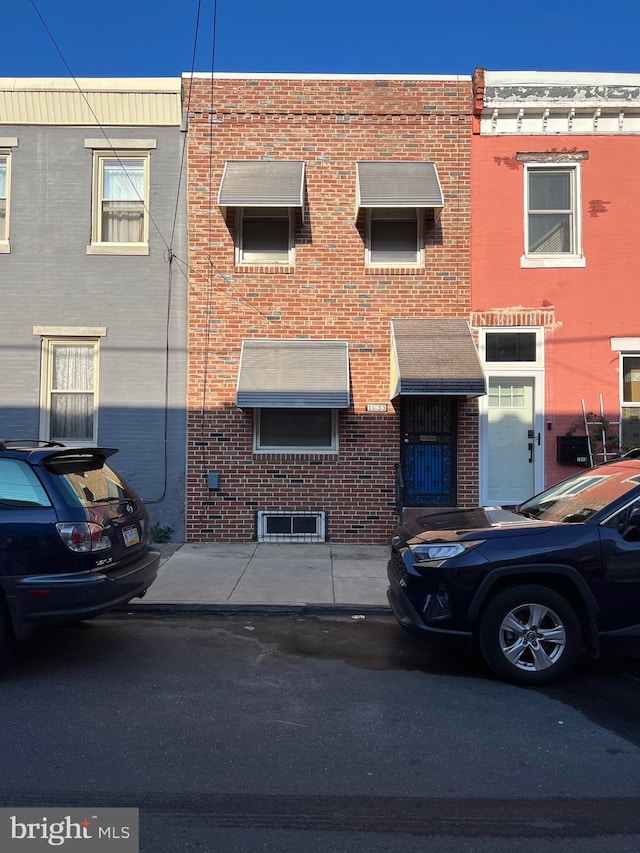 view of townhome / multi-family property