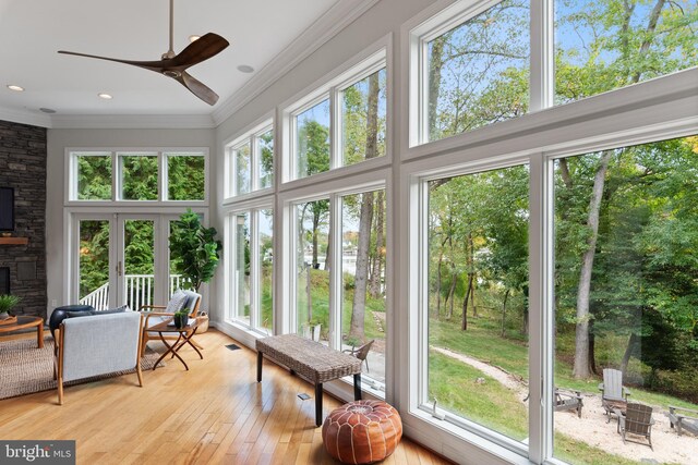 164 W Lake Dr, Annapolis, MD 21403 - sunroom with a healthy amount of sunlight and ceiling fan