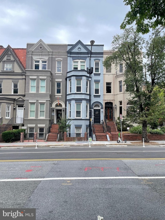 1230 17th St NW, Washington DC, 20036, 5 bedrooms, 2 baths townhouse for sale