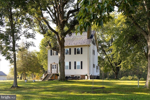 view of front of property with a front yard