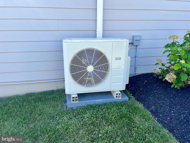 994 Valley Crossing Dr, Lititz, PA 17543 - details featuring ac unit