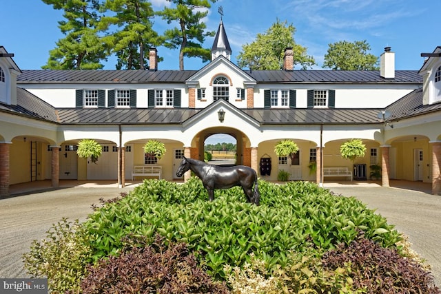 view of front of property