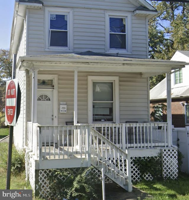 view of front of house with covered porch