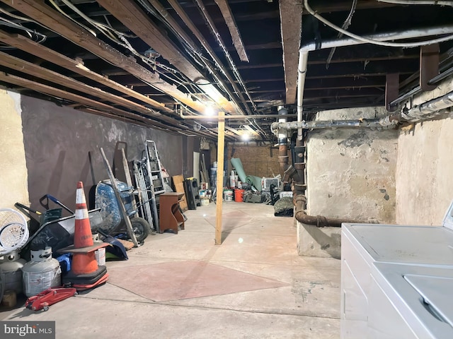 basement with washer / dryer